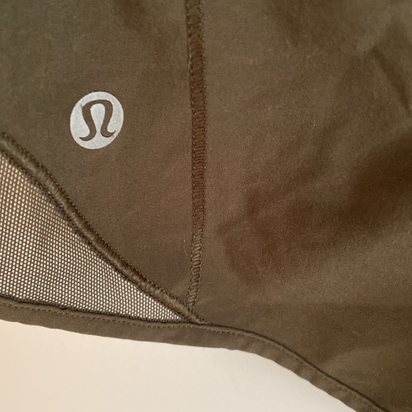 Lululemon Hotty Hot Short (Long 4")
Dark Olive shorts athletic running size 2 - Picture 11 of 13